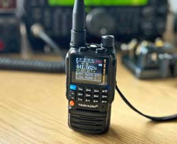 ElecNotes's tweet photo. Looking for a feature-packed handheld on a budget?

I’ve just finished putting the TIDRADIO TD-H3 through its paces.

This little dual-band transceiver is punching way above its weight class in the amateur radio market. (1/4)

#hamradio #amateurradio #hamr #TIDRADIO #VHF #UHF #transceiver