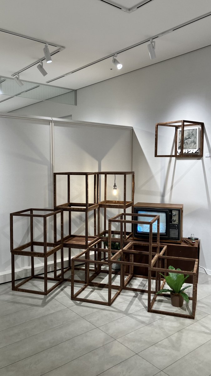 Watacker401's tweet photo. 新埜康平 Solo Exhibition「as it is」 @ 大丸東京店 10F ART GALLERY2

日本画とストリートの融合。ありそうでなかった感じ。 https://t.co/A2eJgKfZMr