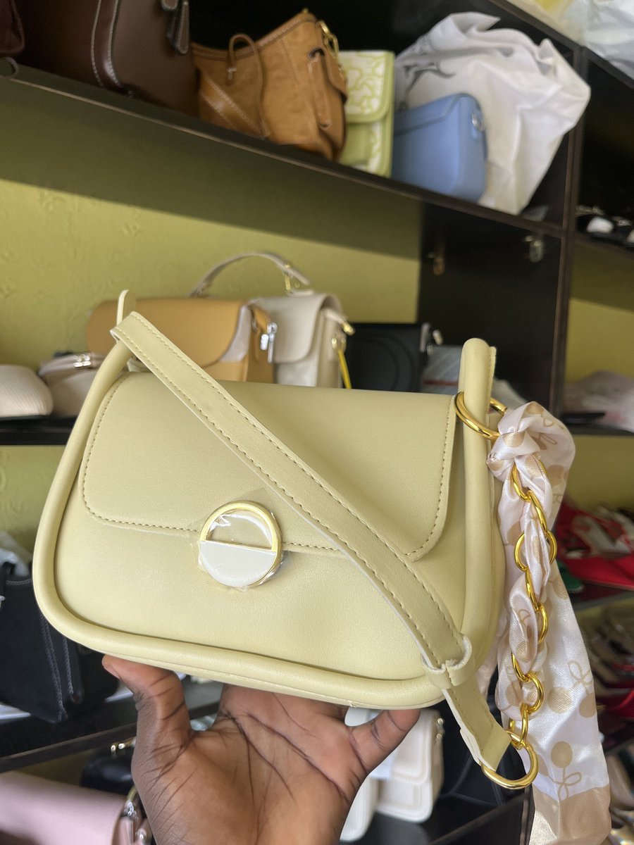 ShopThePulch's tweet photo. Before 16,000 Naira

Discounted price: 12, 000 Naira

Kindly retweet ❤️. https://t.co/HMStMOgZ0j