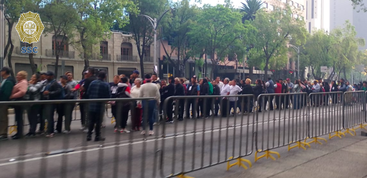 OVIALCDMX's tweet photo. #PrecauciónVial | Continúa cerrada la circulación en ambos sentidos de Reforma entre la Glorieta de la Diana Cazadora y Violeta, por #LaOlaMásGrandeDelMundo. #AlternativaVial Circuito Interior y Chapultepec. https://t.co/xLLRv8B7KM