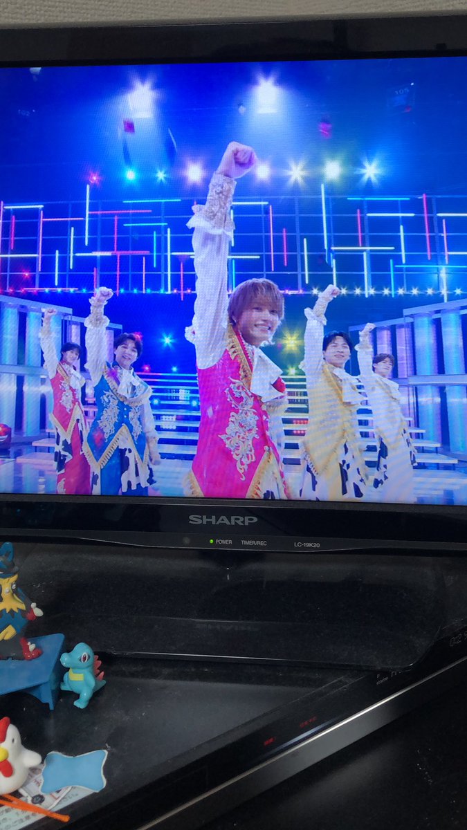 Cim3P9's tweet photo. #虹色のアイドルパワー
まさかのトークシーンの方が多くね？笑 https://t.co/Xs9SlK5s8R