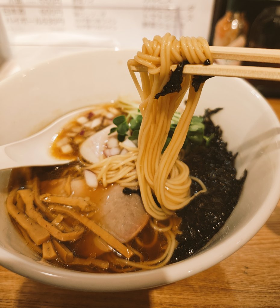 kifuno's tweet photo. らーめん処くろ助さんで
アサリ出汁醤油ラーメンで〆!
そして帰路に(⁠◕⁠ᴗ⁠◕⁠✿⁠) https://t.co/A4fErcPNgw