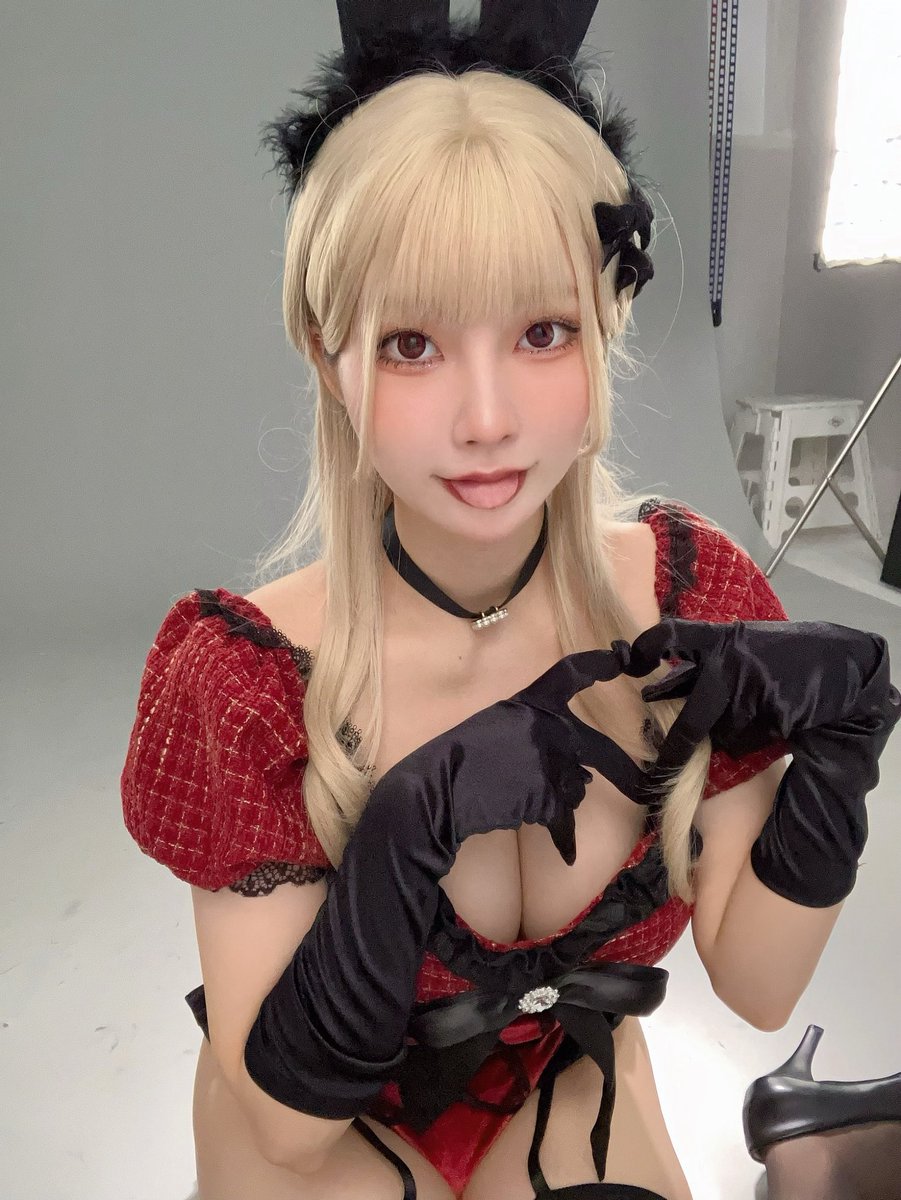 kc_2_cos's tweet photo. 土曜日なので夜更かしバニー🐰💄 https://t.co/6gZOhhdTJx