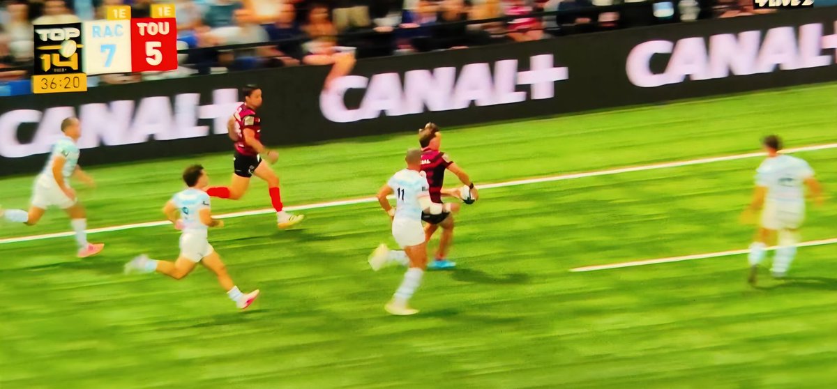 RugbyPassioon's tweet photo. Je suis le + gros coffre à ballon du top14, je répète sans cesse les mêmes défauts, j'ai régressé par rapport à mes débuts il y a 2 ans, je veux pas écouter et prendre en compte ce que me dit le staff. Je vais donc être poussé vers la sortie.
Je suis je suis je suis.... https://t.co/keUOi5nzCU