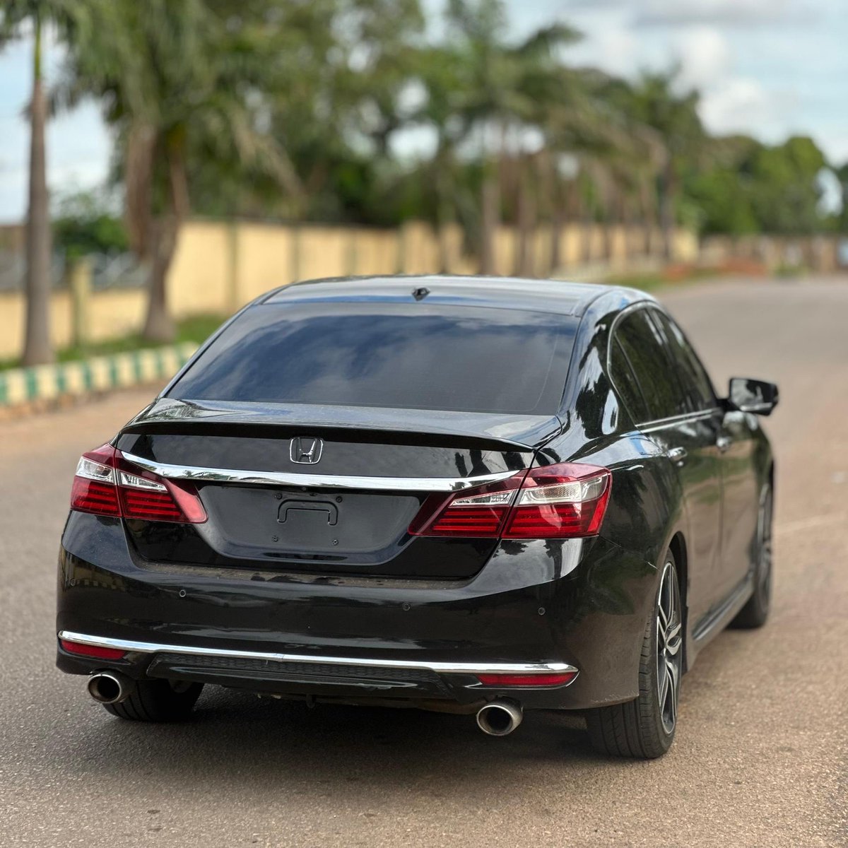 ABMOTORS_NG's tweet photo. Foreign Used 2017 Honda Accord Touring V6
Price 18.5M
Kaduna 🇳🇬
📞07068404450 https://t.co/rV5XnnSoQF