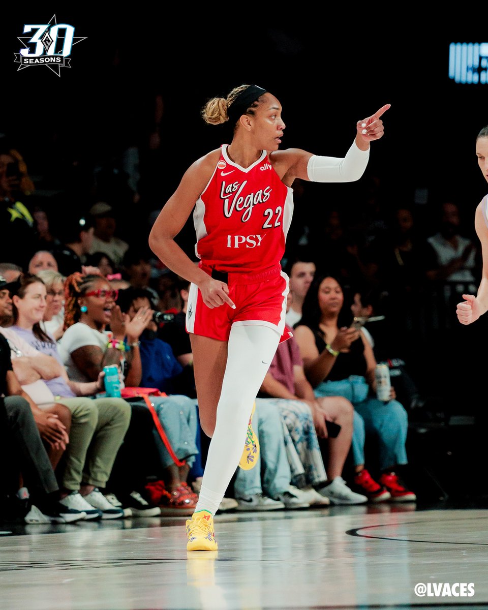 LVAces's tweet photo. Shoutout Susie Carmichael 😎👟

@_ajawilson22 // #ALLINLV https://t.co/K483B6UoTp