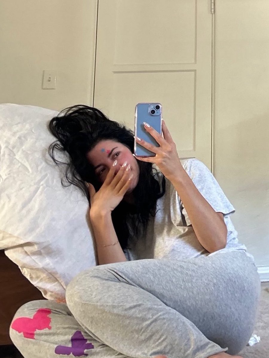 NationOfMarina's tweet photo. MARINA reveals via Instagram that ‘PRINCESS OF POWER’ was born through her taking shrooms ���😭 https://t.co/gnjfFlxvEO