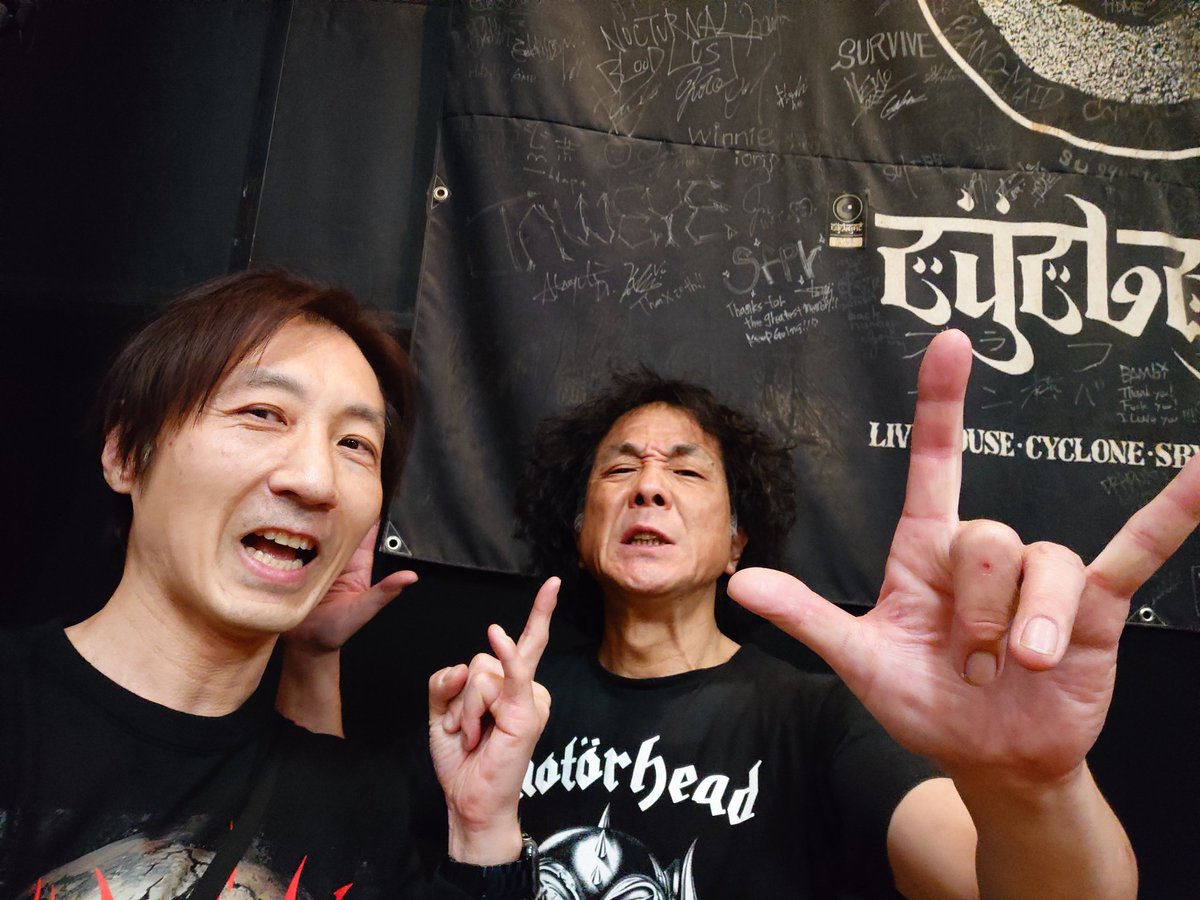 32mitsu16's tweet photo. 日付変わって昨晩のLIVEは、感慨深かった。
勝治さんがいた初期はファンとして、現在のVOLCANOはスタッフとして、それぞれの目線で観られて最高🤘
ブラステも懐かしい曲もあり、凄く良かったなぁ♪
みんなを送って、先ほど帰宅。
呑まずに実働17時間と動いたので、ひと缶呑みます🍺 https://t.co/EONycCKTbs