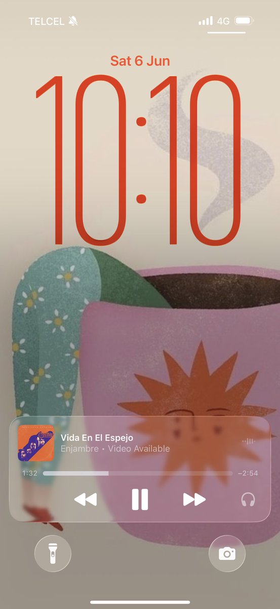 denissemhz's tweet photo. romantizando mi mañana mientras voy camino a terapia en el metro de mi CDMX (qué hermosa quedó la estación Universidad) 💕🧡✨ https://t.co/4XCv7TNqCz