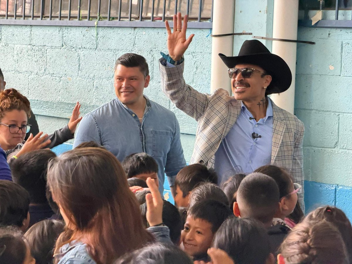 express_foto's tweet photo. #Guatemala 

El alcalde de Mixco, Neto Bran, confirmó este sábado que buscará la Presidencia de Guatemala en las elecciones de 2027. https://t.co/ZBsTp3iUNy