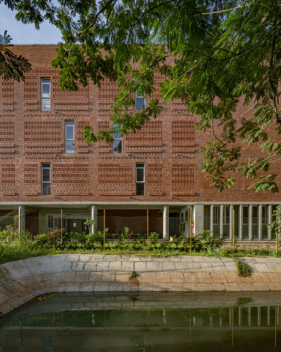 cbdhage's tweet photo. Anjuman School #Chennai designed by KSM Architecture.
This project is Built for orphaned children and students from underprivileged backgrounds.
PC-sreenag
#schoolsofindia https://t.co/94N8Obx69A