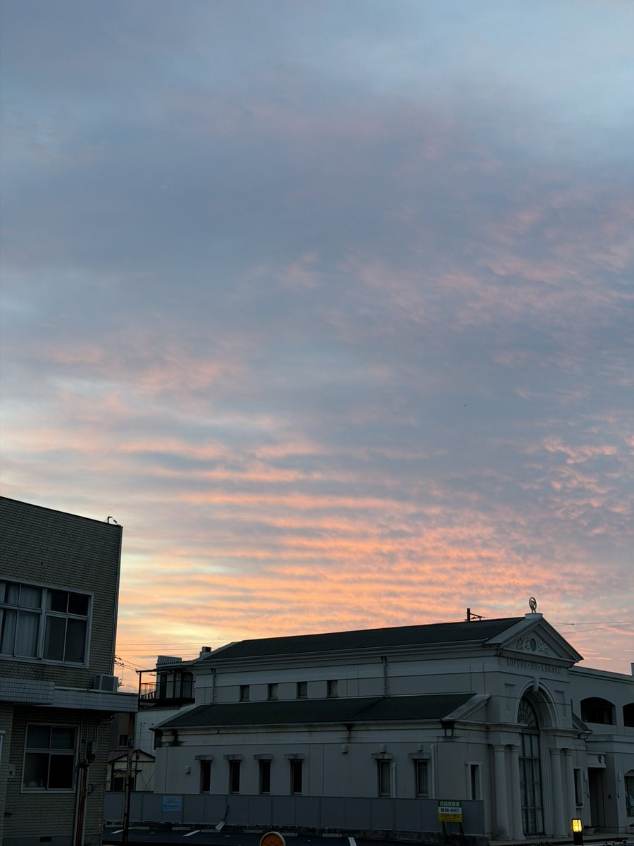 w98GL3b7's tweet photo. おはようございます☁️☀️
皆様にとって素敵な日曜日と
なりますように😊 https://t.co/tMqysFqiRK