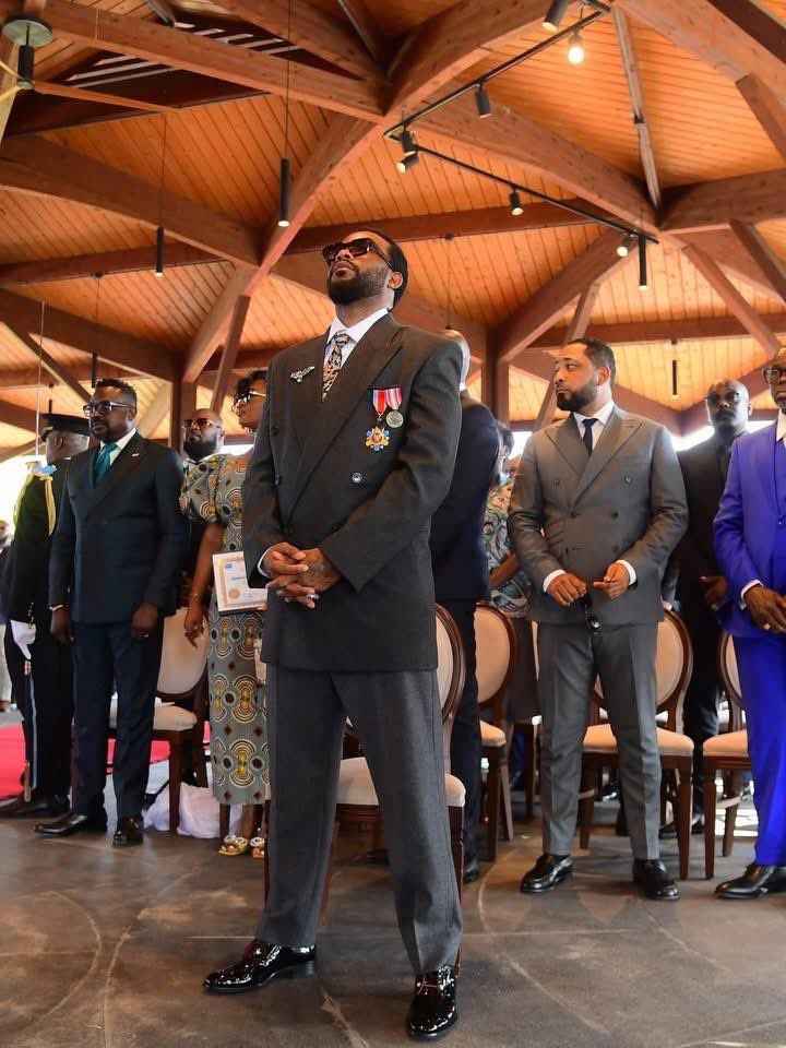 JClaverDJC's tweet photo. Au-delà de la discipline personnelle et de la vision de Fally, il y a aussi un élément essentiel : l’entourage.

Entourez-vous de personnes qui vous élèvent, qui stimulent vos ambitions et vous poussent à devenir meilleur.

Les aigles ne volent pas avec les poules.🙌🏼 https://t.co/08YsvBHpDJ