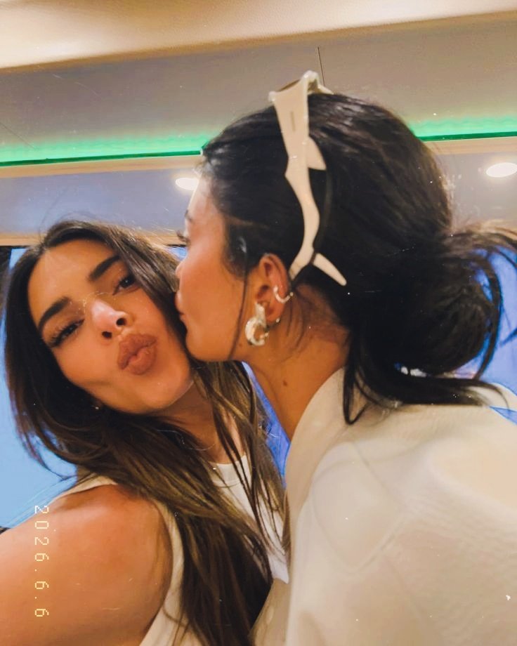 _jennerqueen_'s tweet photo. ᴊᴇɴɴᴇʀ | ɪɢ ꜰᴇᴇᴅ
               ʜá 𝟣 ᴍɪɴᴜᴛᴏ 

        Hoje eu tô com eles✨🫶🏻 https://t.co/LEd2uavr9g