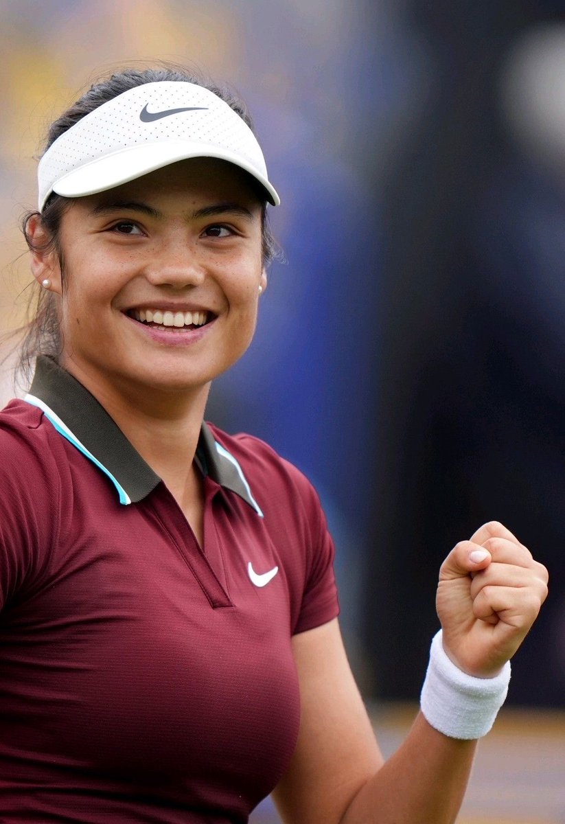 chatty_julia's tweet photo. Emma’s projected queen’s draw ♥️

R1: qualifier
R2: Cirstea
QF: Bencic
SF: Jovic / Anisimova
F: Rybakina / Fernandez / Mboko / Kostyuk 

First grass tournament of the season!! 🇬🇧🌱 https://t.co/ylSuJ3yRzU