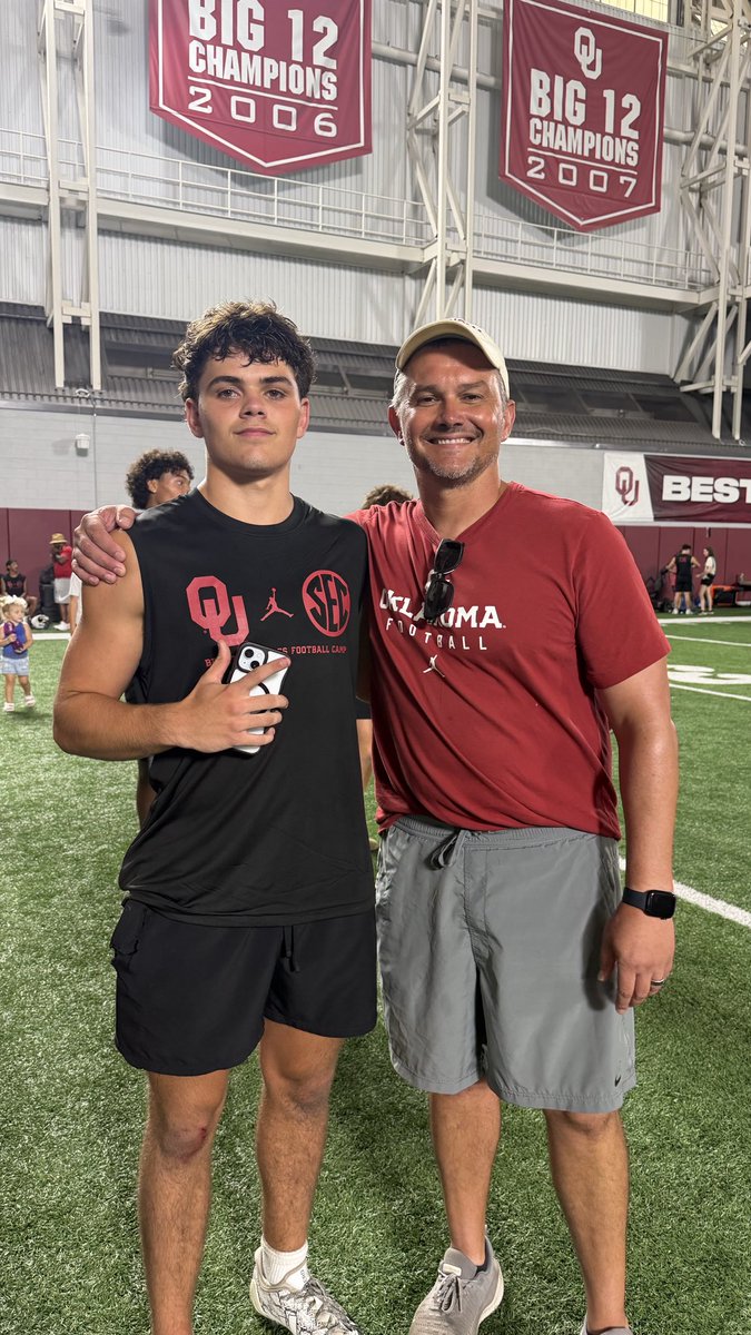 HaakonBean31's tweet photo. I had a awesome time at University of Oklahoma. 
Thank you to every coach who put it on and a special thanks to 
@coach_bhall @CoachXBrew @CoachJayCrid for helping me better my game‼️

@LakeCreekFBall 
@LCCoachMel 
@CoachLMorgan 
@CoachKPearson 
@Cord3l_64 
@CoachBryanHood 
@ChadSimmons_ 
@AdamArchuleta