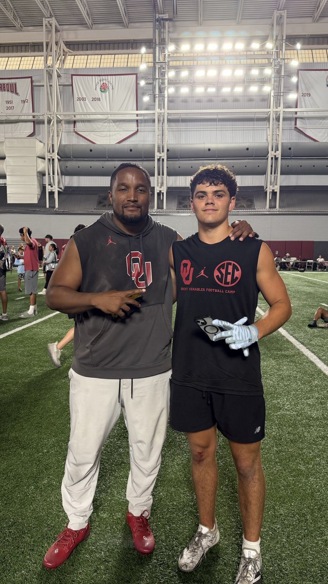 HaakonBean31's tweet photo. I had a awesome time at University of Oklahoma. 
Thank you to every coach who put it on and a special thanks to 
@coach_bhall @CoachXBrew @CoachJayCrid for helping me better my game‼️

@LakeCreekFBall 
@LCCoachMel 
@CoachLMorgan 
@CoachKPearson 
@Cord3l_64 
@CoachBryanHood 
@ChadSimmons_ 
@AdamArchuleta