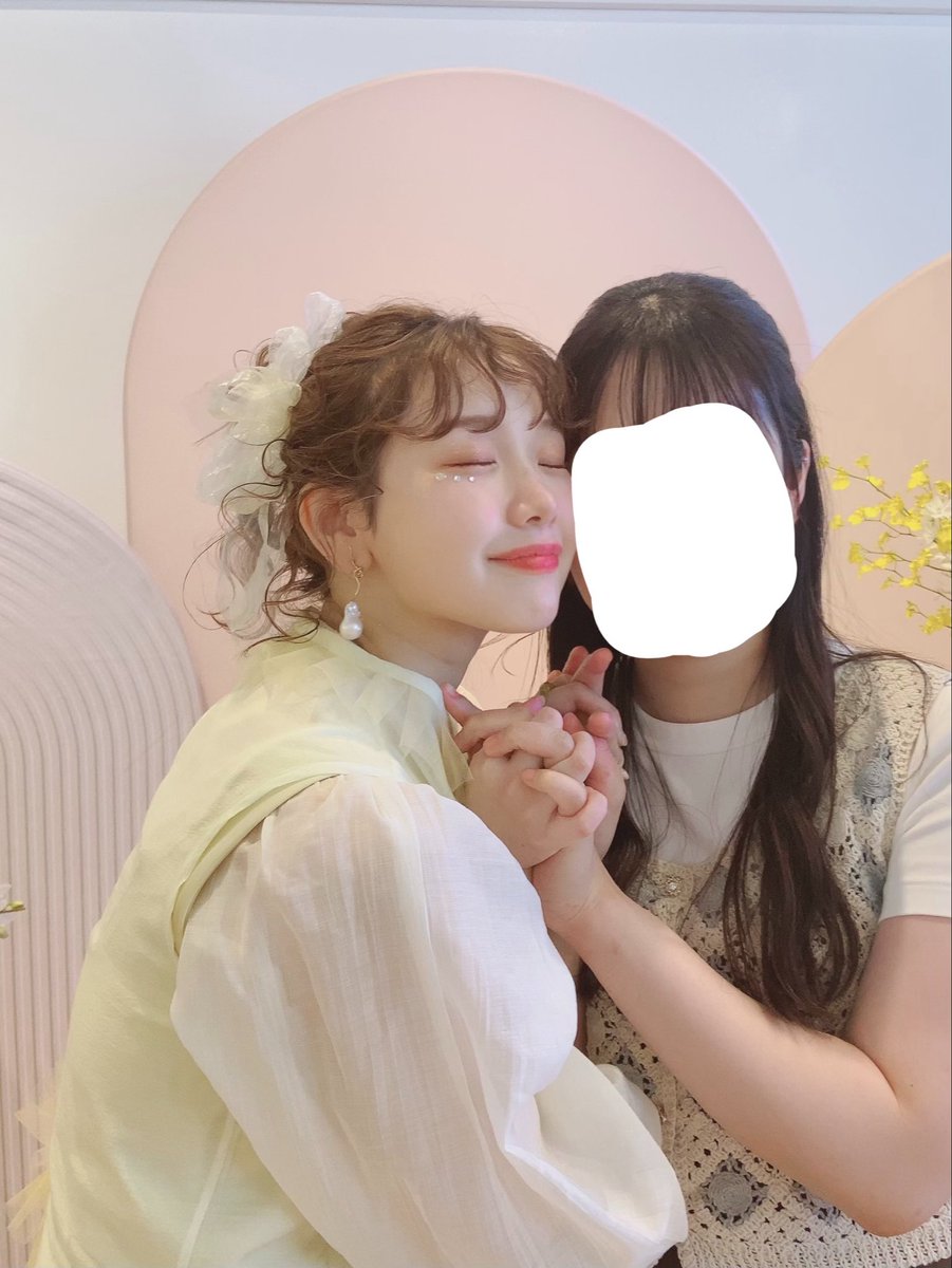 dahm_02's tweet photo. 3年前にきりまるちゃんのオフ会行ったことあって、きりちゃんってYouTube見てても思う可愛さと優しさだけど実際会うともう信じられないくらい顔小さくて激可愛くて、ファン想いで今もずっとめっちゃ好き🥹💕
きりちゃんYouTube欠かさず見てるよ🫶🏻
これからもポテさんとお幸せに💞 https://t.co/OB7K40Tbtu