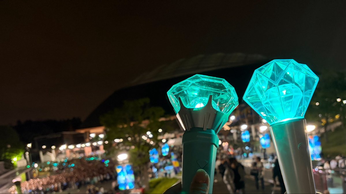 miticandy's tweet photo. SHINeeとっても楽しかったです！
初ベルーナなのと４人で日本公演が８年ぶりということですごいドキドキしてたけど、最初から最後までとっても楽しくてあっという間だったし参加できてしあわせでした💎あととにかく全員のビジュが本当に良くて意味なくずっとアワアワしてました 😭✨ https://t.co/9WUSyM0dZs