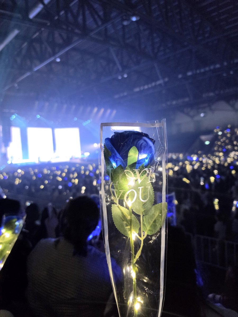 Akuamarine1's tweet photo. Alway miss you 💙💙💙 #CNBLUE3LOGYinBKK https://t.co/RJyWAOY125
