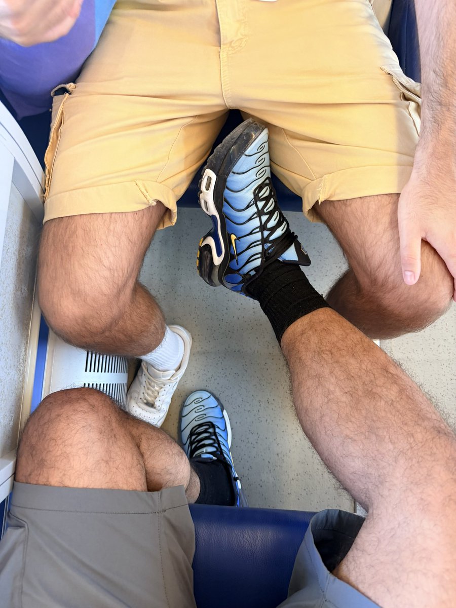 nikeguybr's tweet photo. Teasing my sub in public 😈🔥 https://t.co/wpiE31oXSc