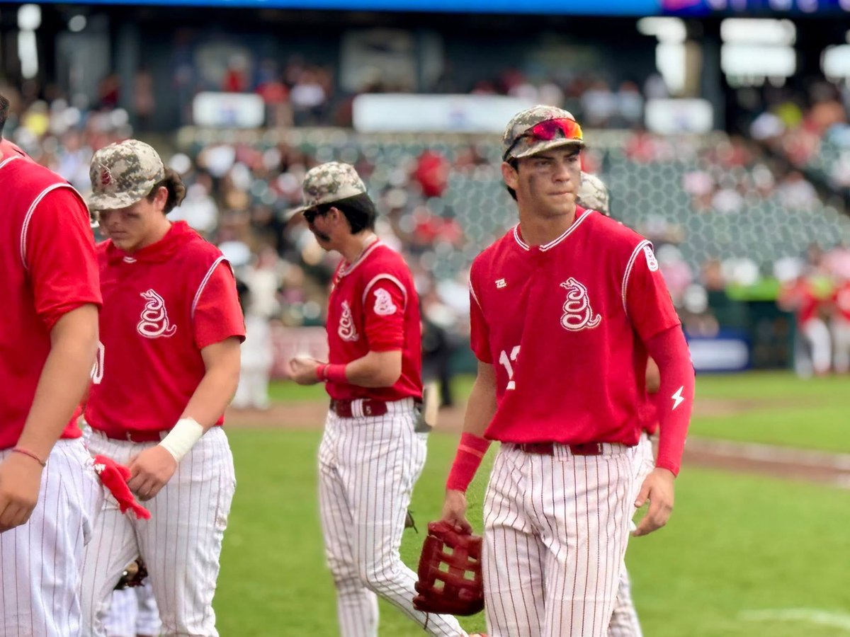 SISDmedia's tweet photo. Down, but far from out.🐍⚾️💪🏻👏🏻🙌🏻

The Rattlers just shut the door on the inning and head to the plate in the top of the 5th. The score may be 5-1, but these Valley boys have battled all season and know how to respond.

Let’s go Rattlers! Time to spark the offense and make some noise. The Valley is behind you! #StateChampionship #RattlerPride #ValleyBoys