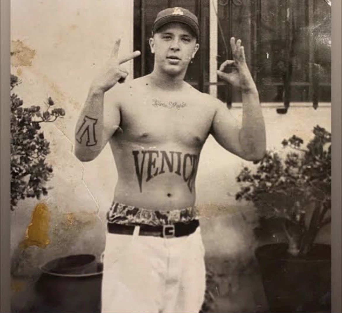 Glick_Owens's tweet photo. Happy heavenly birthday to the goat. One of the few ppl to fr inspire me. Rest easy gangster https://t.co/y7W9BDqbRV