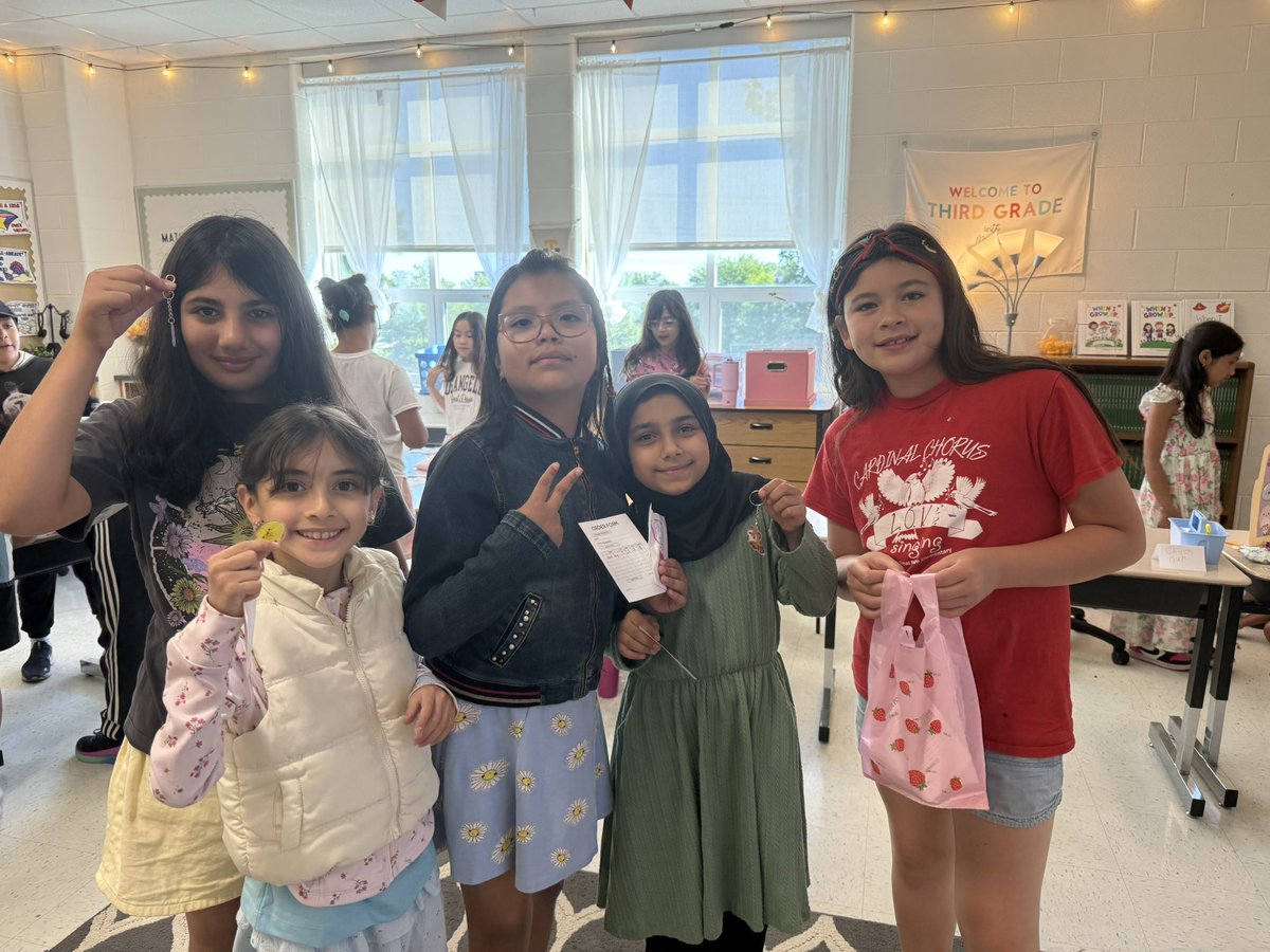 CoraMunizza's tweet photo. The last two weeks of school are still packed with fun and learning!! We visited the 3rd grade money market for shopping 🛍️ @CardinalRidgeES @Dr_M_Adejumo https://t.co/2RmV1tDToZ