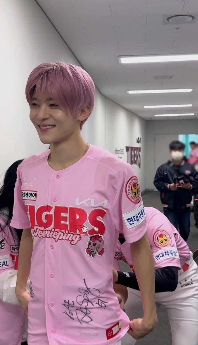 sionipie's tweet photo. he doesnt play when it comes to kia tigers https://t.co/NfzHttYgC7