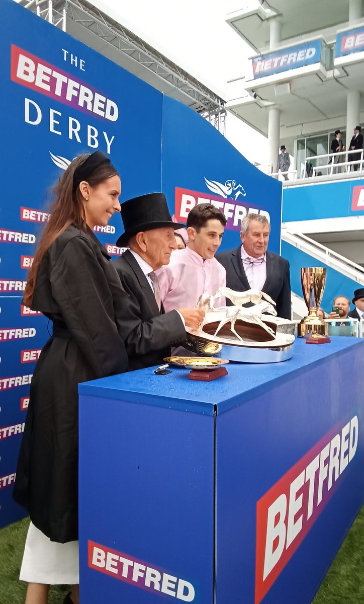 JoeSeward1's tweet photo. What a day for @WhelanRonan 
CHRISTMAS  DAY 🎄 ON DERBY DAY 🏆
here at a rain soaked Epsom 
@EpsomRacecourse 
He won his maiden at another dual purpose Irish track @GowranPark1 on deep ground .
Today's conditions suited him..
#Epsom
#Derby
#ChristmasDay https://t.co/8CxwynQO3b
