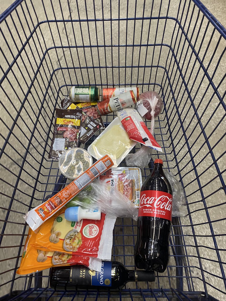 maybeits_isa's tweet photo. ideia de date: vamos no mercado e compramos as coisas pra fazer lasanha e beber vinho https://t.co/Ps4NCxeCUF