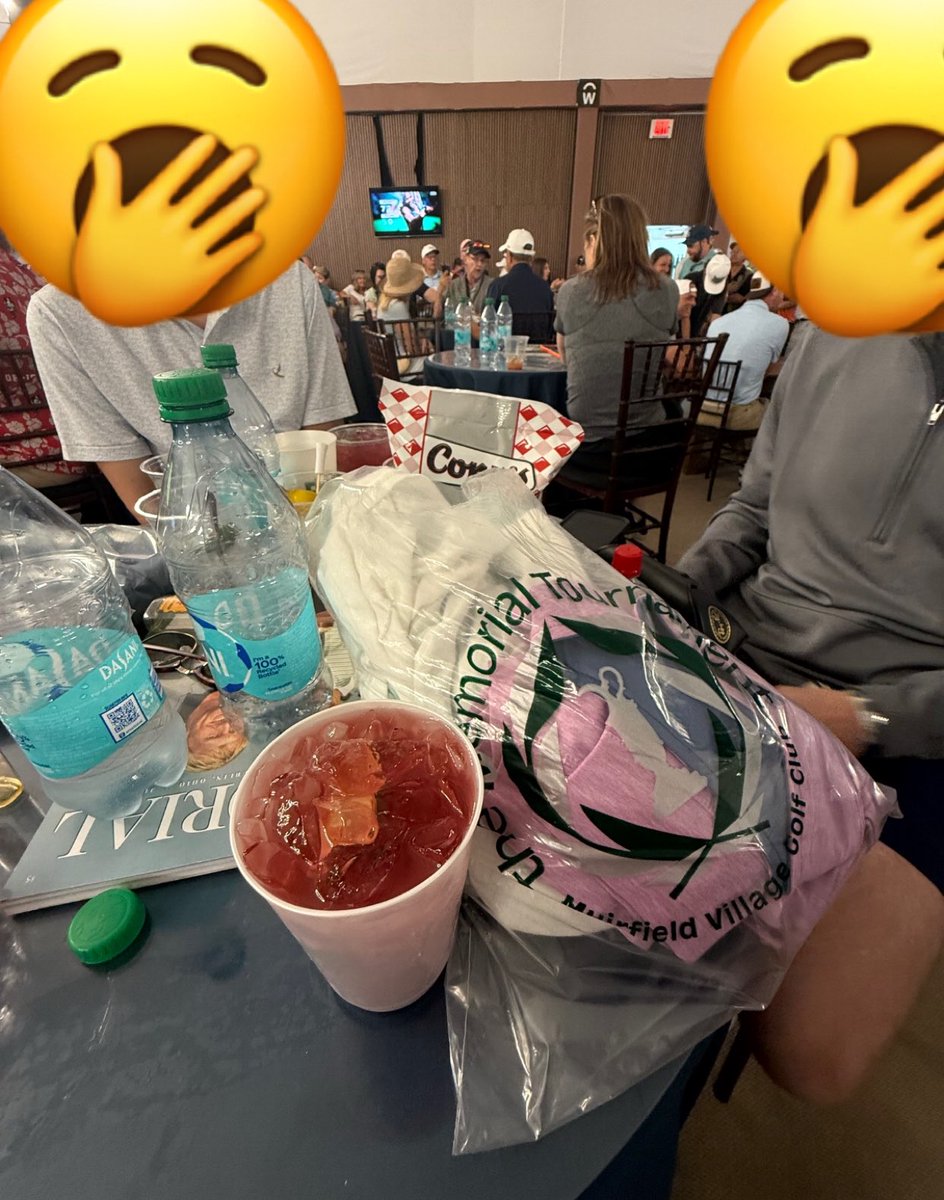 rooftopshuffler's tweet photo. Tranny tasting like Jenny’s gonna be texting the ex-wife tonight https://t.co/0tOz8EMKUr