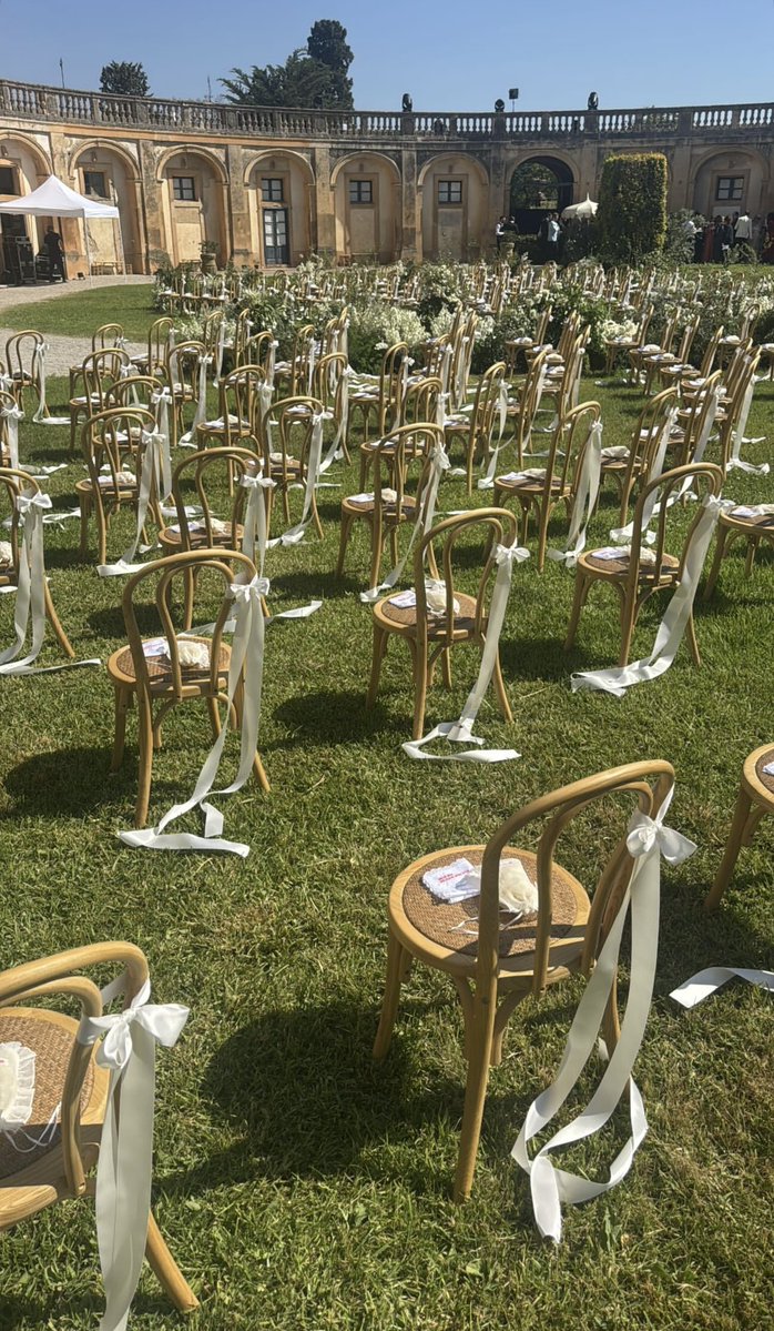 dlipanews's tweet photo. A look inside Dua Lipa and Callum Turner’s wedding in Italy! 💍🤍 (via ochinclovis) https://t.co/m7eSHzRpRa