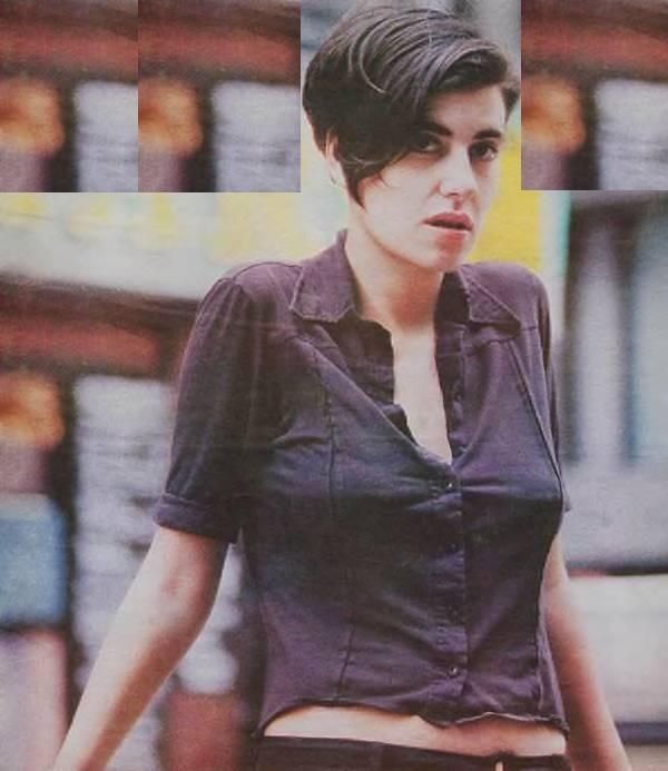 radicalzest's tweet photo. Justine Frischmann from Elastica never quite made it to the upper echelons of canonical indie-shoegaze crushes like Bilinda Butcher or Rachel Goswell but she deserves a shout https://t.co/tleQZbruN0