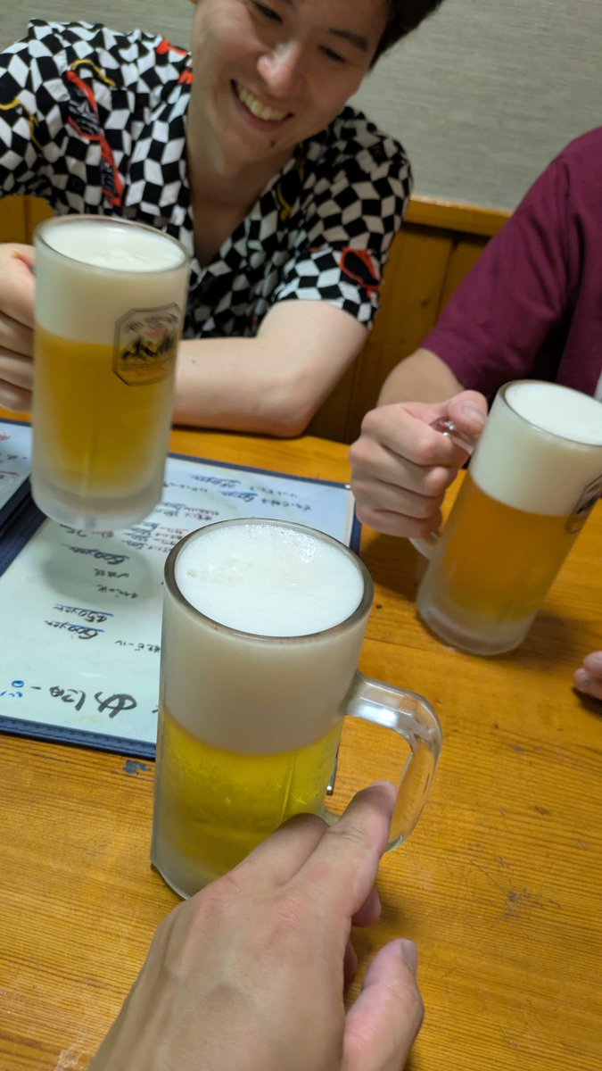 marutrium's tweet photo. 酒飲んで酒飲んで酒飲んで酒飲んでる https://t.co/bzH703m4d9