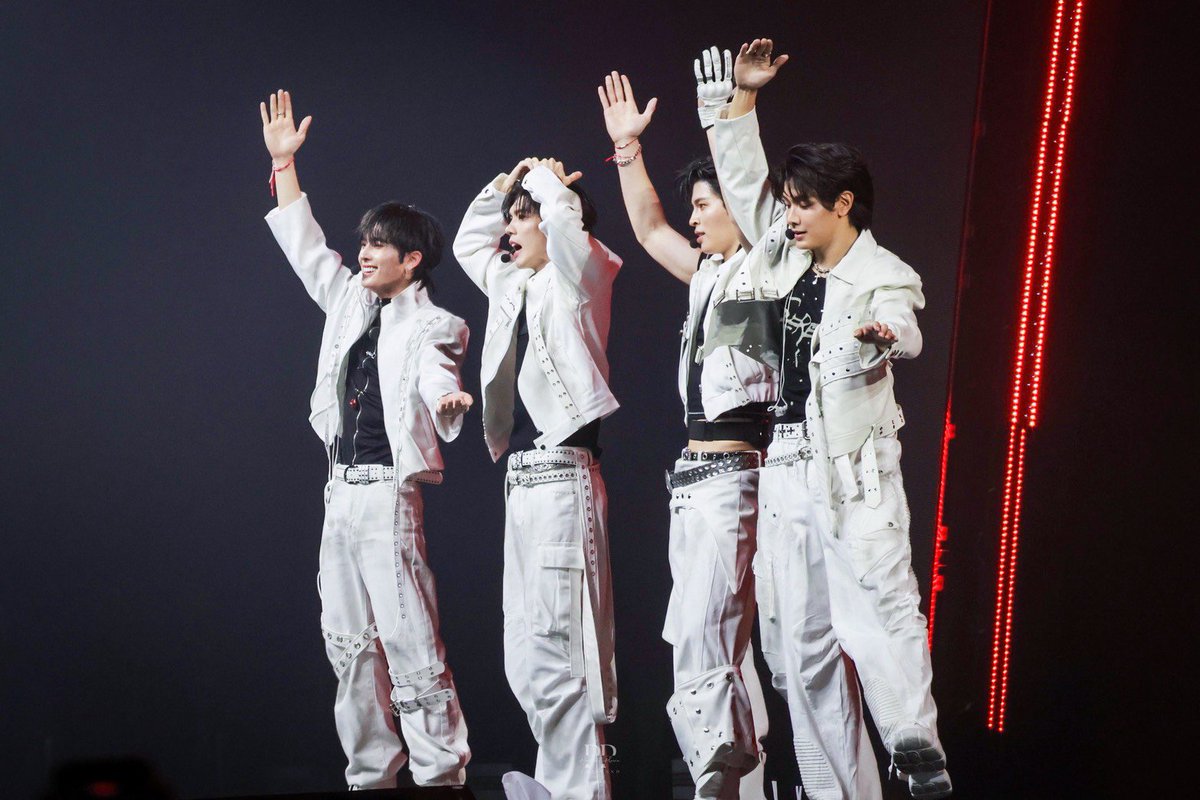 doublepjourney_'s tweet photo. วันนี้เก่งกันมากคับ GOTCHA POP ครั้งแรกของ JASP. ER สนุกสุด ๆ เอนเนอร์จี้ส่งมาเต็มเลย แจสเปอร์กับเวทีงานเฟสดีมากกกก รอดูอีกหลาย ๆ เวที อีกหลาย ๆ โชว์เลยนะคับ 🤩👏🏻

JASPER SHINE ON GOTCHAPOP4

#GOTCHAPOP4xJASPER
#JASPER
#ppnaravit @ppnaravit https://t.co/PhsFdb4HRt