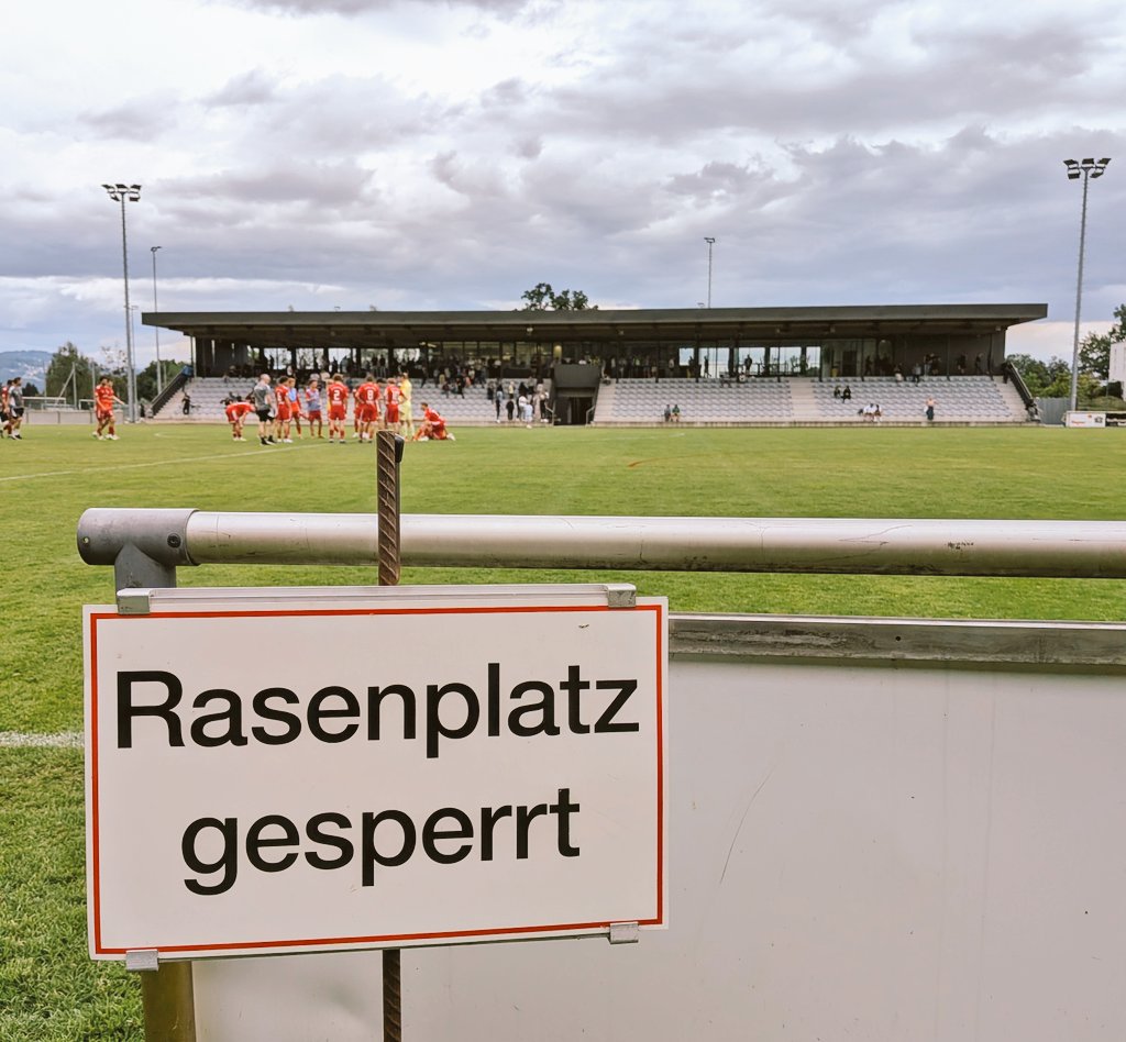 unia_berlin's tweet photo. 04.06.2026 FC Lauterach - SV Kuchl 0:3, Regionalliga West AUT(3), Bruno-Pezzey-Stadion, ca.250(0)

Der schon feststehende Absteiger ohne Chance gegen den Tabellenzweiten aus Salzburg...das Stadion benannt nach dem berühmtesten Fußballer der Gemeinde.

#groundhopping #fussball https://t.co/xoipHMG8nE