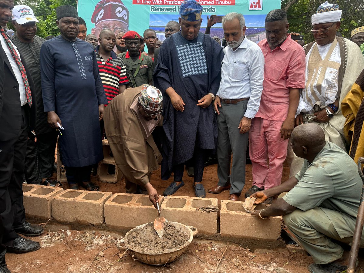 abbaaliyu_'s tweet photo. The most exciting projects are often the ones that redefine what is possible.

Yesterday, I joined stakeholders in Egume, Dekina Local Government Area of Kogi State for the groundbreaking of what is set to become one of Nigeria's largest renewable energy powered mini-grid projects. Under the REA-DARES Minimum Subsidy Tender (MST) Programme, funded by the World Bank and being implemented by Mahaskati, this project is expected to deliver over 8,100 connections and up to 20MW of peak capacity to a community of more than 21,000 people.

For Egume, this means far more than electricity. It means improved healthcare services across its health facilities, better learning environments for students, stronger support for local businesses, and increased productivity across key agricultural value chains including cassava, rice, yam, cowpea, and oil palm production.

What makes this particularly significant is that it represents the scale of ambition now possible as Nigeria continues to advance reforms that support expanded renewable energy deployment. It is also one of several transformative energy projects currently underway across Kogi State as we work to ensure that underserved communities are connected to opportunity.