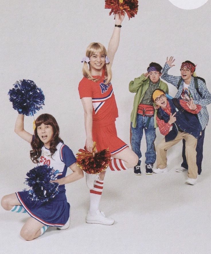 uchiwafangirl's tweet photo. ARASHI is really just a bunch of lovable weirdos 🤣 https://t.co/RXXBYocSYC
