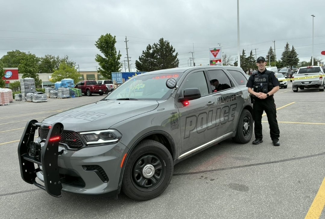 ChiefKnoll's tweet photo. HPS is proudly participating with the #JumpStart event at Canadian Tire today until 3 p.m. as we help raise funds to help kids play. Plan to attend, bring the kids and get some photos with Hanover's newest Sheriff in Training Brenden Clayton. https://t.co/EKhQyYENi8