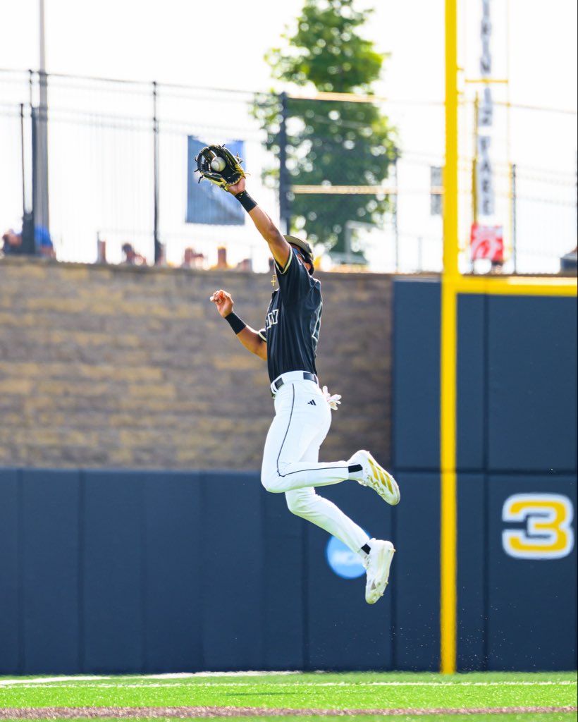 CalPolyBSB tweet picture