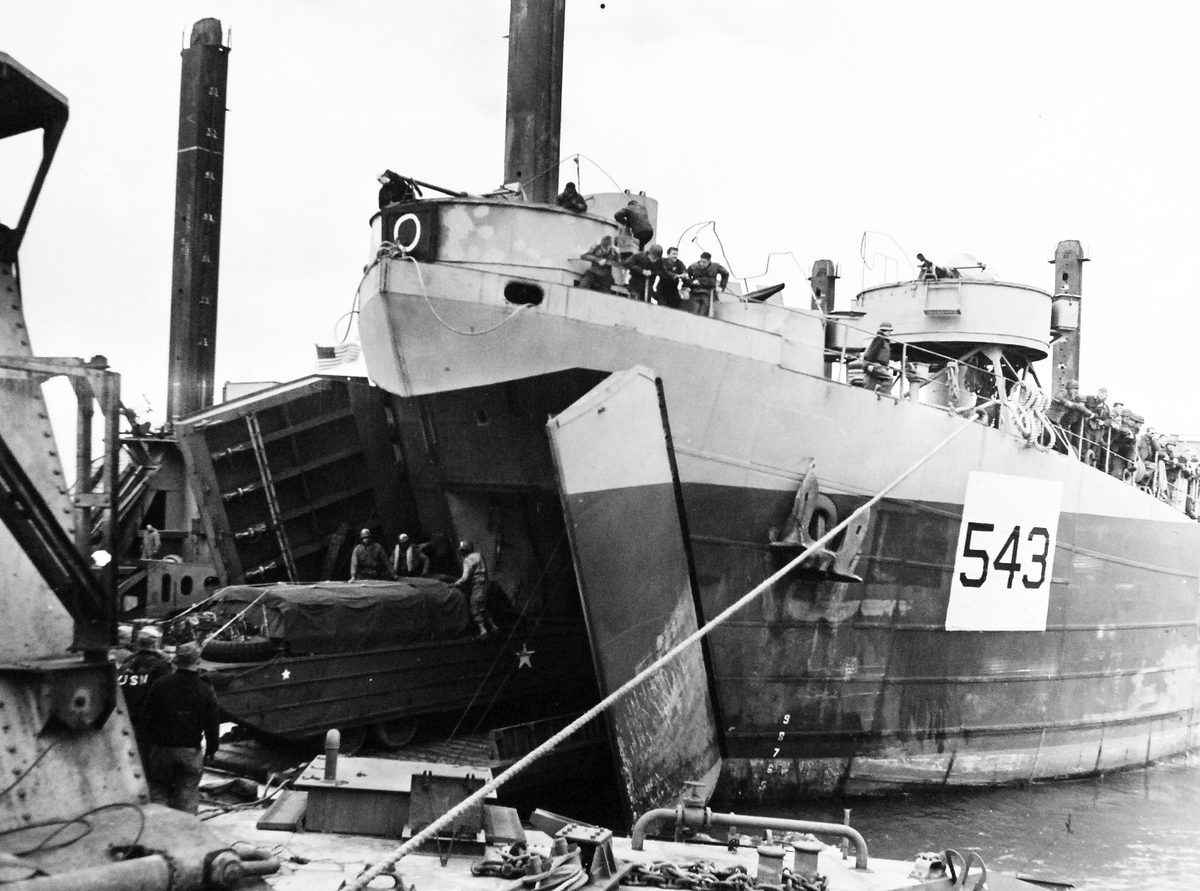 WoWs_Legends's tweet photo. 🕊️ On June 6, 1944, Allied forces landed on the beaches of Normandy in one of history's most significant military operations.

Today, we remember the courage, sacrifice, and determination of those who took part in D-Day and honor the memory of all who served.

As part of this commemoration, we've prepared a small gift for our Captains:
https://t.co/pA7ErFTYHg