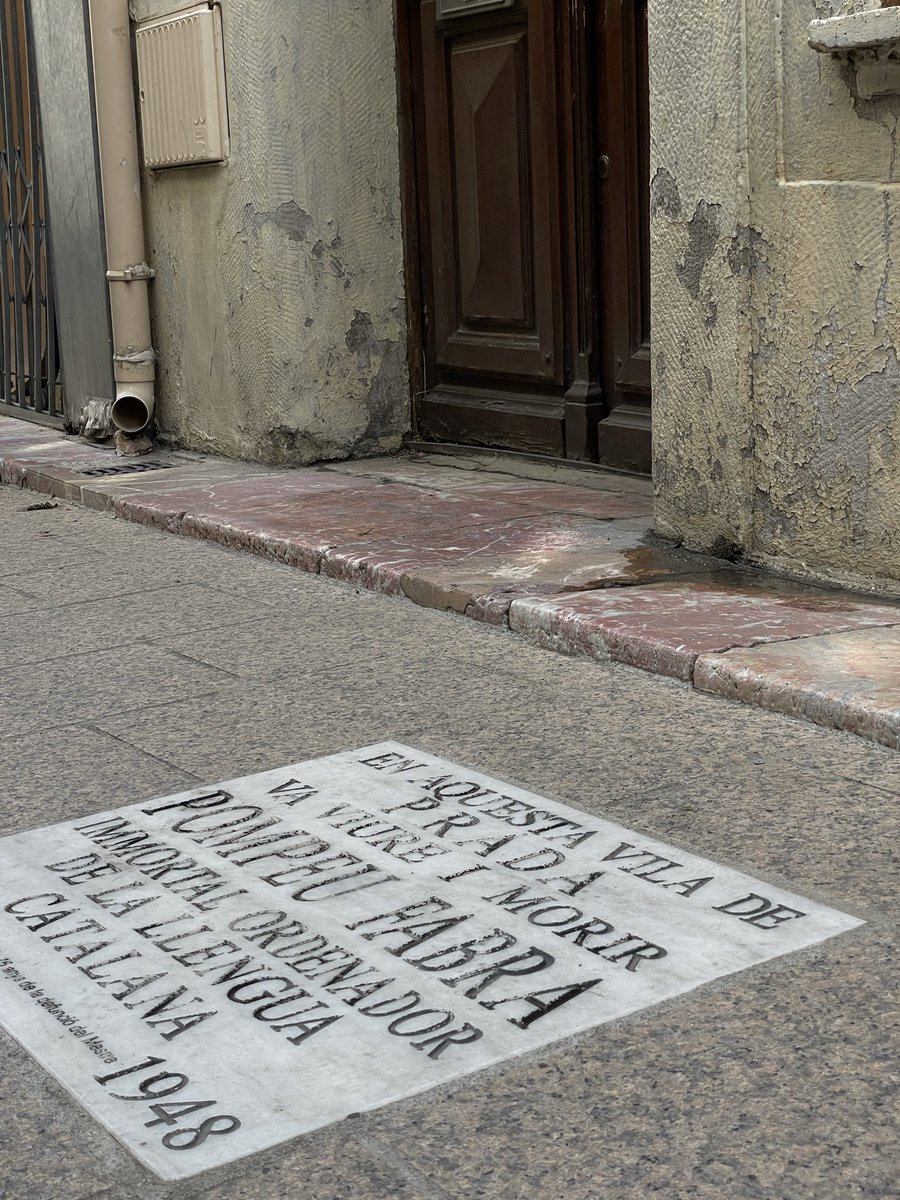 ExiliGrup's tweet photo. Avui dissabte, alguns de nosaltres hem passejat per Prada del Conflent amb un guia excepcional, Miquel Aguirre, director del @museuexili Hem conegut la gran xarxa solidària que exerciren Pau Casals i Pompeu Fabra a l’exili. https://t.co/aHrmIyYz5I