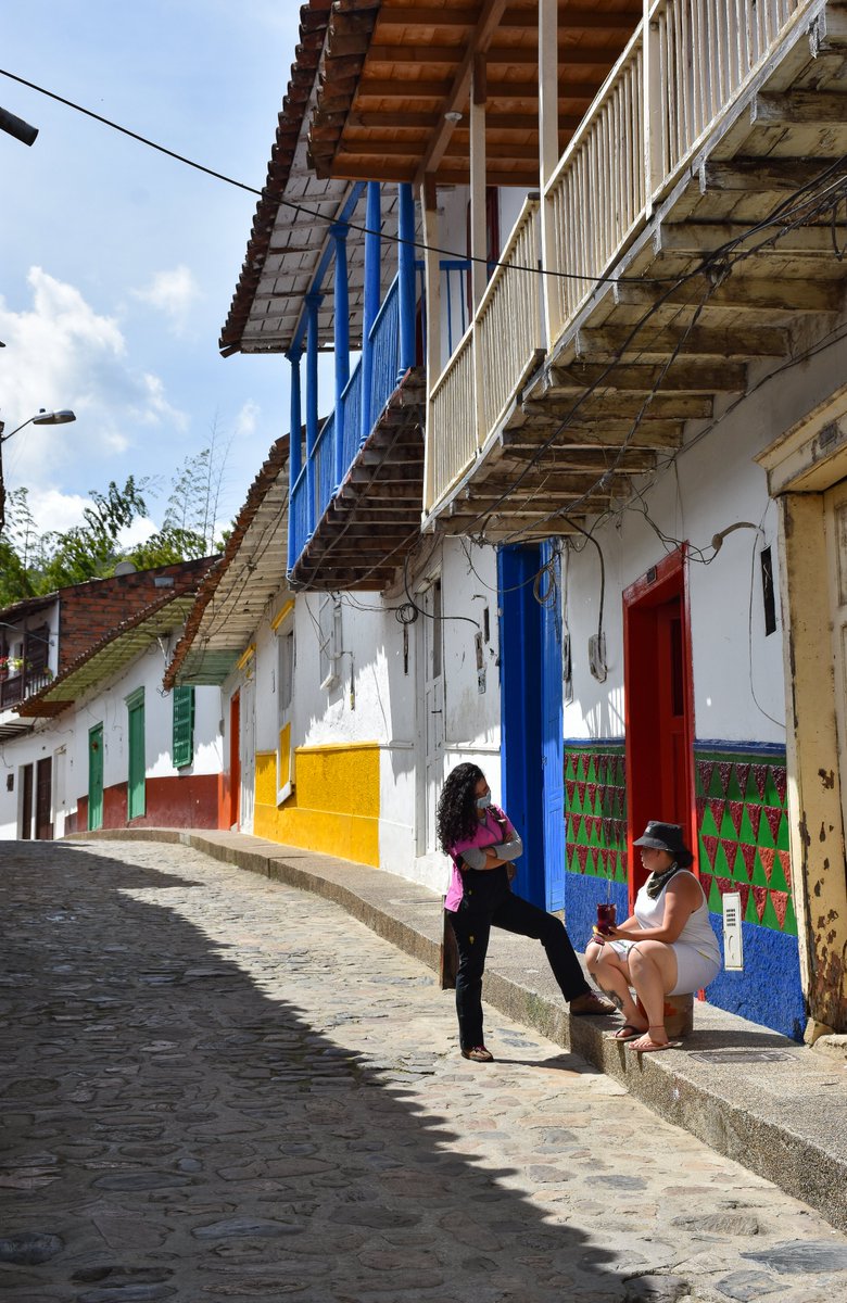 JaimitoElPuto's tweet photo. Las calles del pueblo https://t.co/HzZTg4rBqS