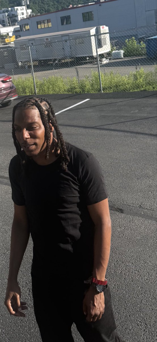 ddot300's tweet photo. Frame One: Sometimes
Frame Two: All The Time https://t.co/5FWm2MtfpM