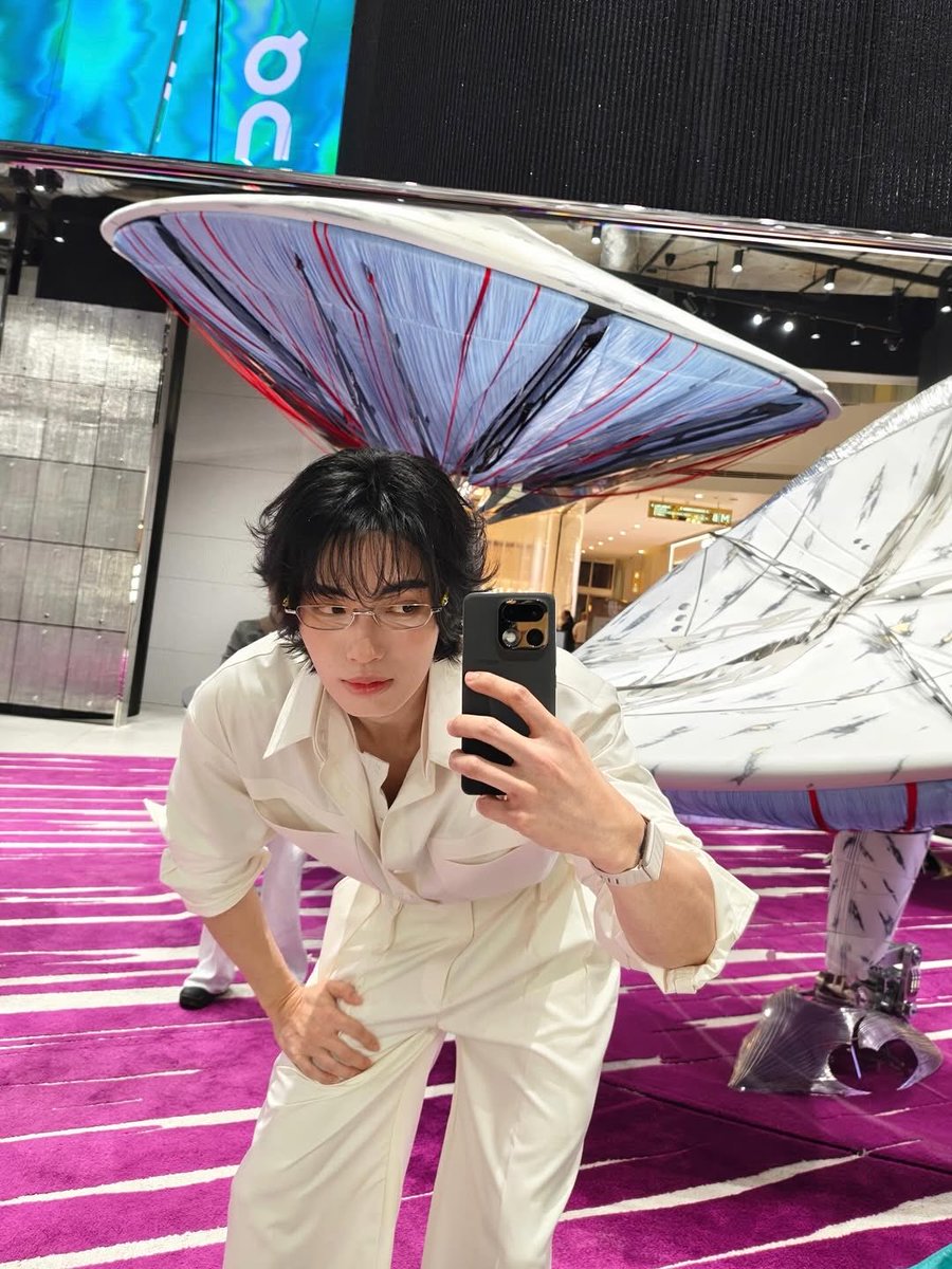 WinmetawinO's tweet photo. @_GentleMonster_ 

WIN VEGGIE POPUP ICONSIAM 

#WinxGentleMonsterICONSIAM
#GENTLEMONSTER 
#GENTLEMONSTER_VEGGIECOLLECTION 
#GENTLEMONSTER_VeggieCollection2026
#GENTLEMONSTER2026 
#winmetawin https://t.co/to6Y5wXjqt