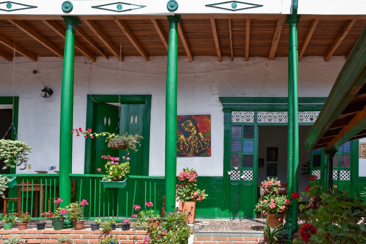 JaimitoElPuto's tweet photo. Las casas colombianas https://t.co/ZhhEwGcGYf
