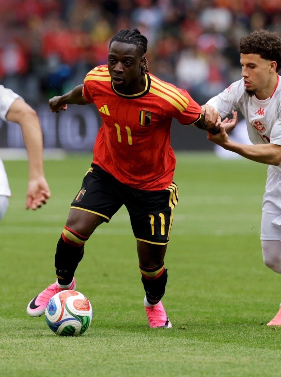 EtihadReport's tweet photo. 🚨🇧🇪 Jeremy Doku face à la Tunisie :

🅰️ 2 passes décisives
🎯 8 occasions créées
🌪️ 6 dribbles réussis
💪 11 duels remportés
📦 16 touches dans la surface adverse

Un cauchemar permanent pour la défense tunisienne. 🔥 https://t.co/cSlai1Bcz7