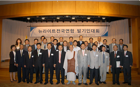 여행자 tweet media