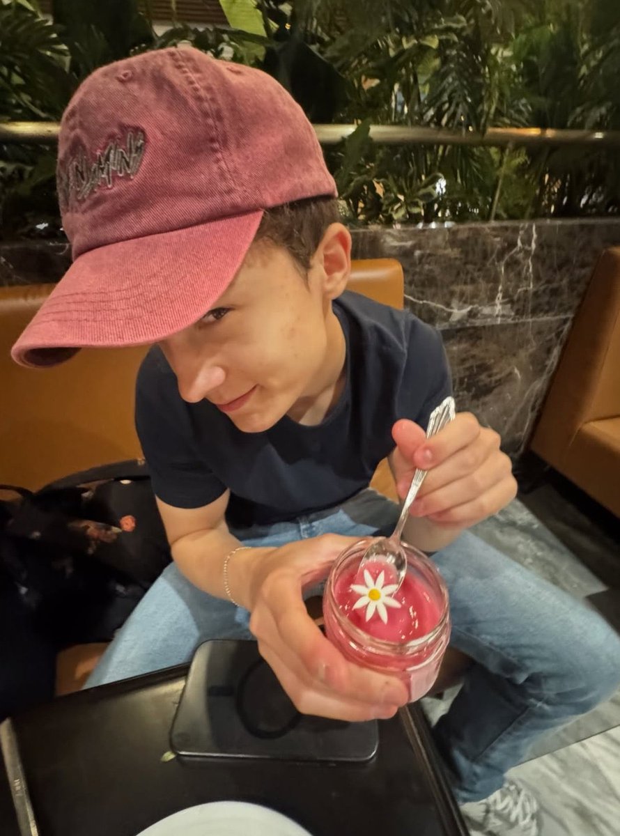 godiiswomann's tweet photo. Dürüst olmak gerekirse çağan bana soğuk problematik birisi gibi geliyordu bu çok sempatik bişeymiş ya çok tatlı sevdim bunu https://t.co/OiVulcVnv8